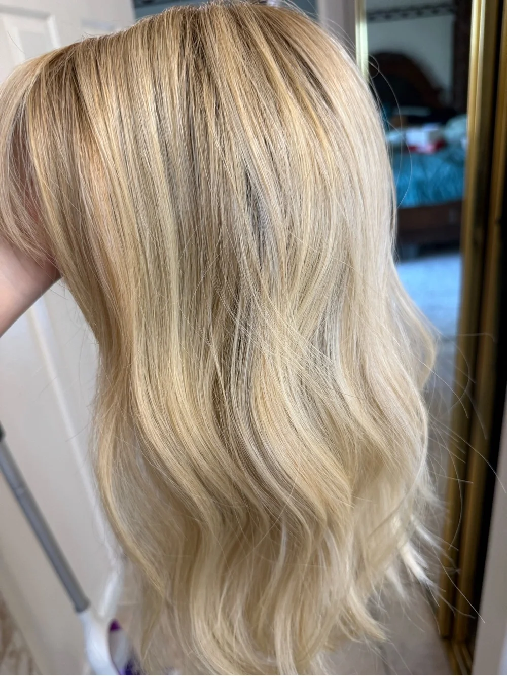 Blonde wig with bangs
